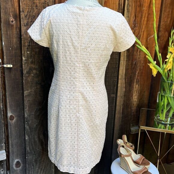 CLUB MONACO,  EMBROIDERED SHIFT DRESS. Size 6 - Picture 5 of 9